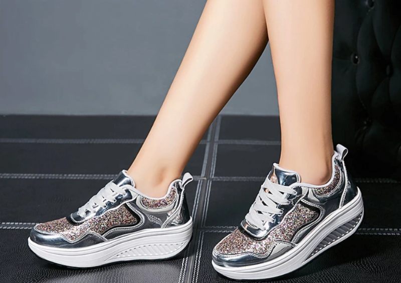 Adonis Damlägenhet Med Plattformspatentsneakersskor - Silver
