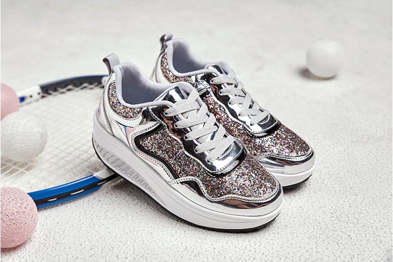 Adonis Damlägenhet Med Plattformspatentsneakersskor - Silver