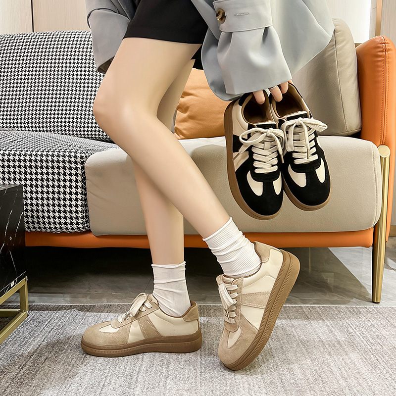 Alma Sneaker I Läder Med Snörning För Kvinnor - Kakhi