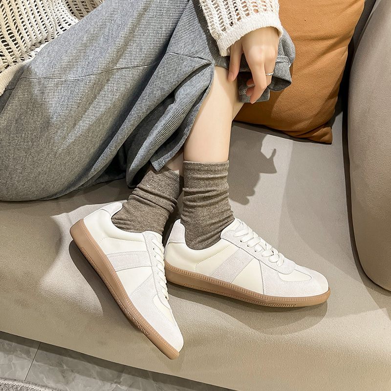 Alma Sneaker I Läder Med Snörning För Kvinnor - Kakhi