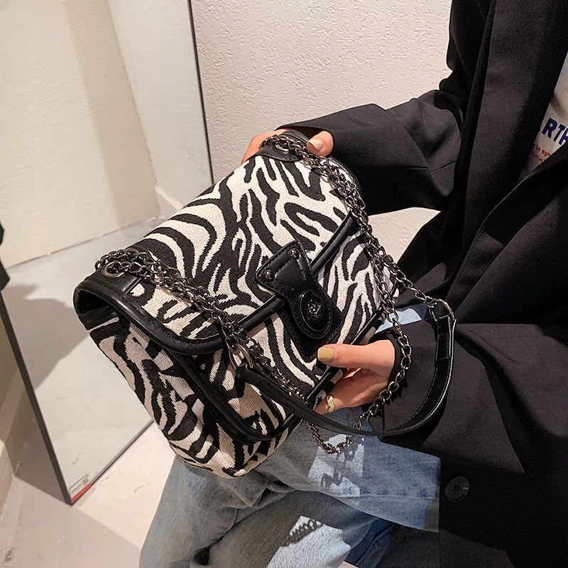 Alora Crossbody-väska För Kvinnor Med Kedja - Stor Svart