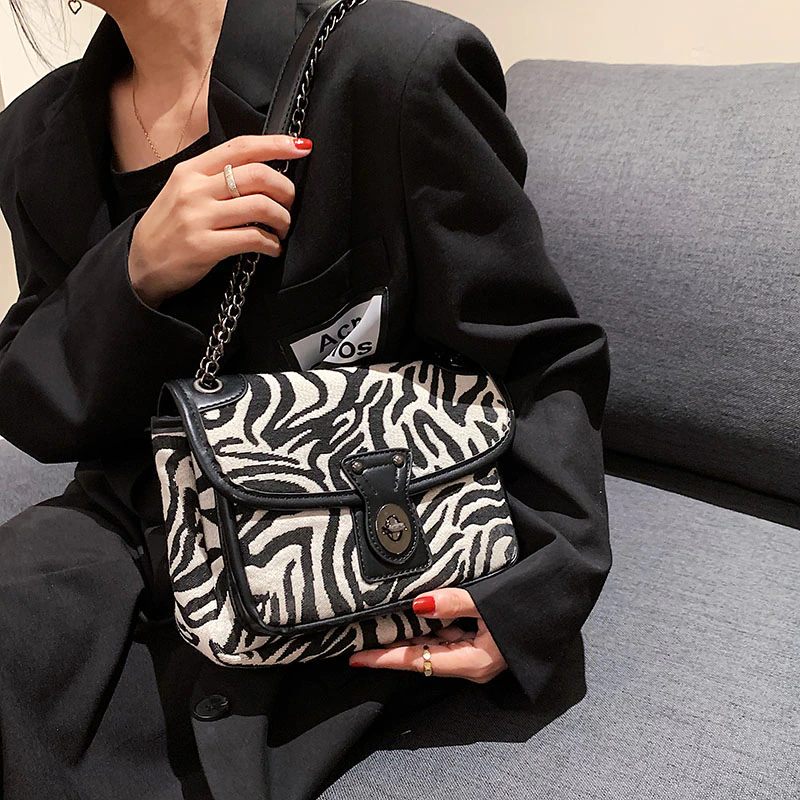 Alora Crossbody-väska För Kvinnor Med Kedja - Stor Svart