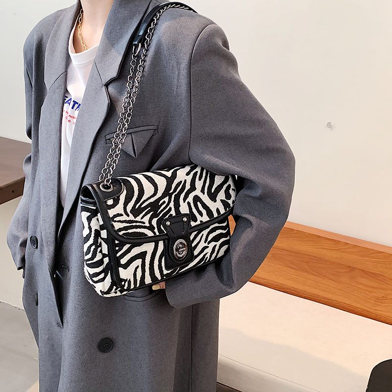 Alora Crossbody-väska För Kvinnor Med Kedja - Stor Svart