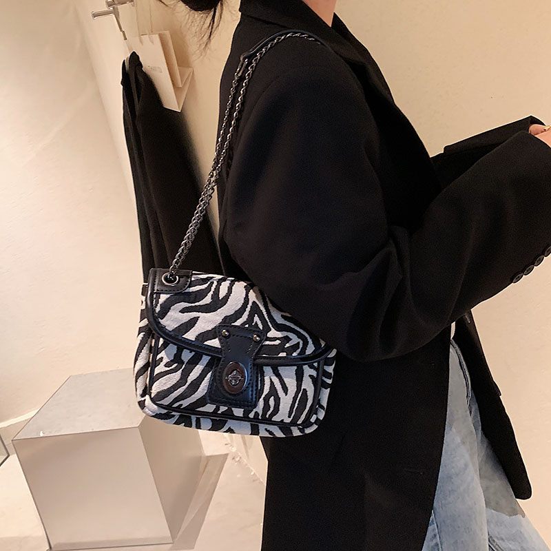 Alora Crossbody-väska För Kvinnor Med Kedja - Stor Svart