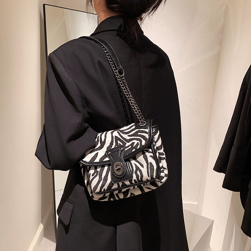 Alora Crossbody-väska För Kvinnor Med Kedja - Stor Svart