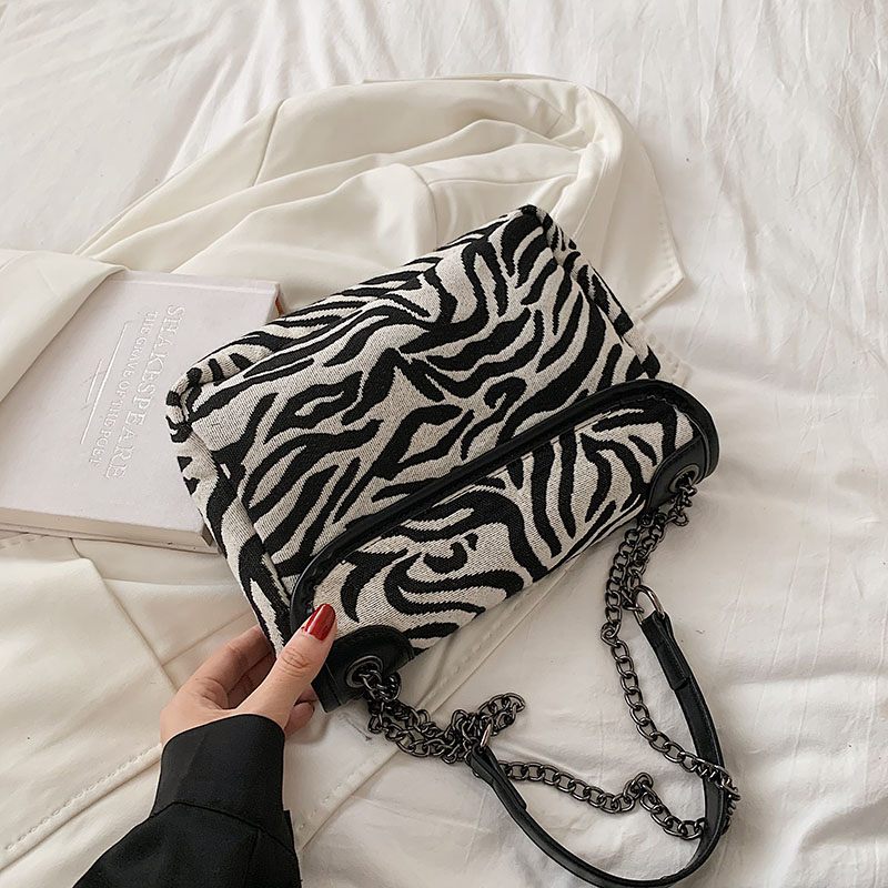 Alora Crossbody-väska För Kvinnor Med Kedja - Stor Svart