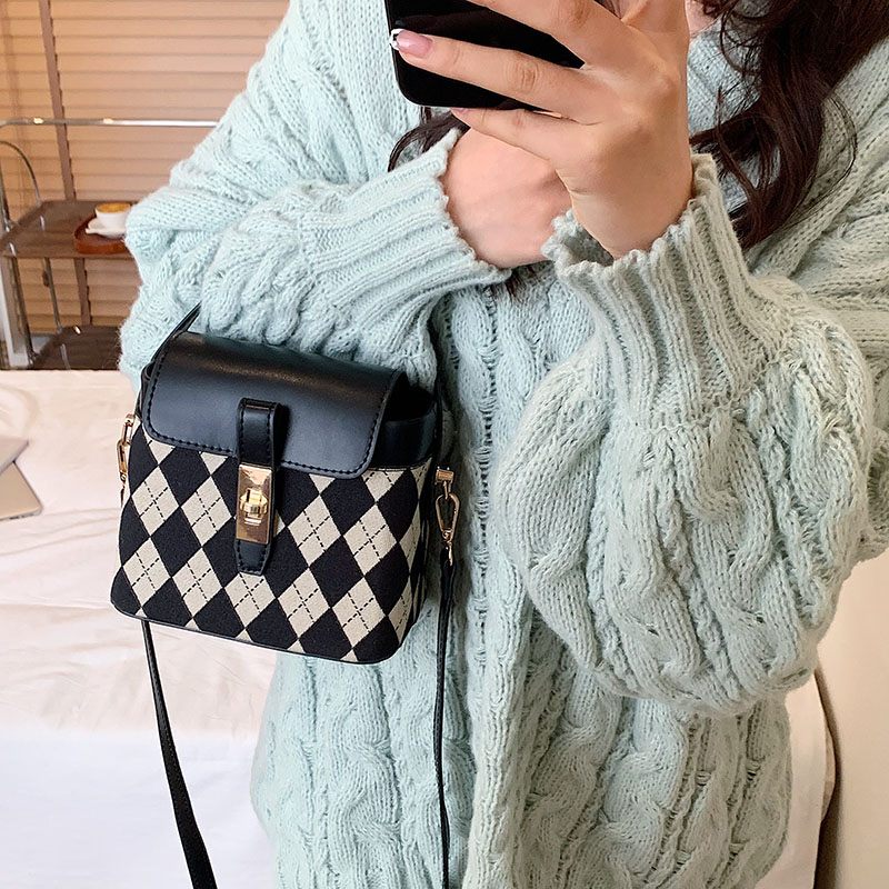 Alpe Crossbody Handväska I Miniläder För Kvinnor - Svart