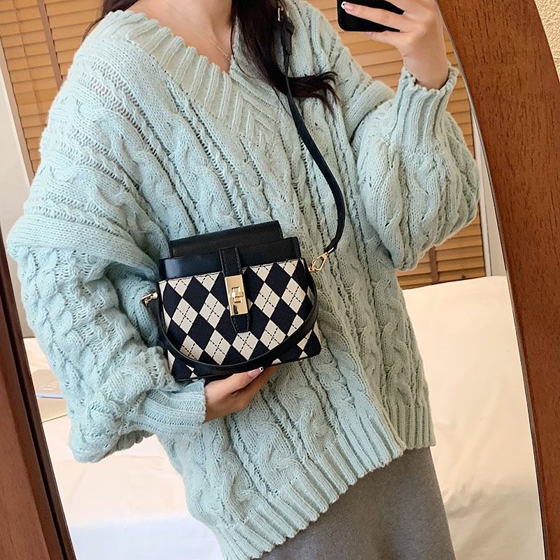 Alpe Crossbody Handväska I Miniläder För Kvinnor - Svart
