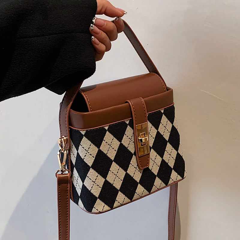 Alpe Crossbody Handväska I Miniläder För Kvinnor - Svart