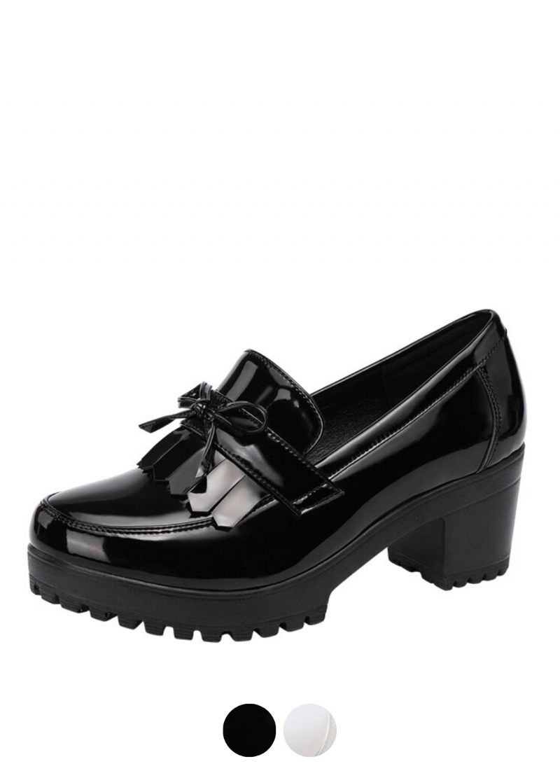 Amanda Kvinnors Patent Slip On Skor