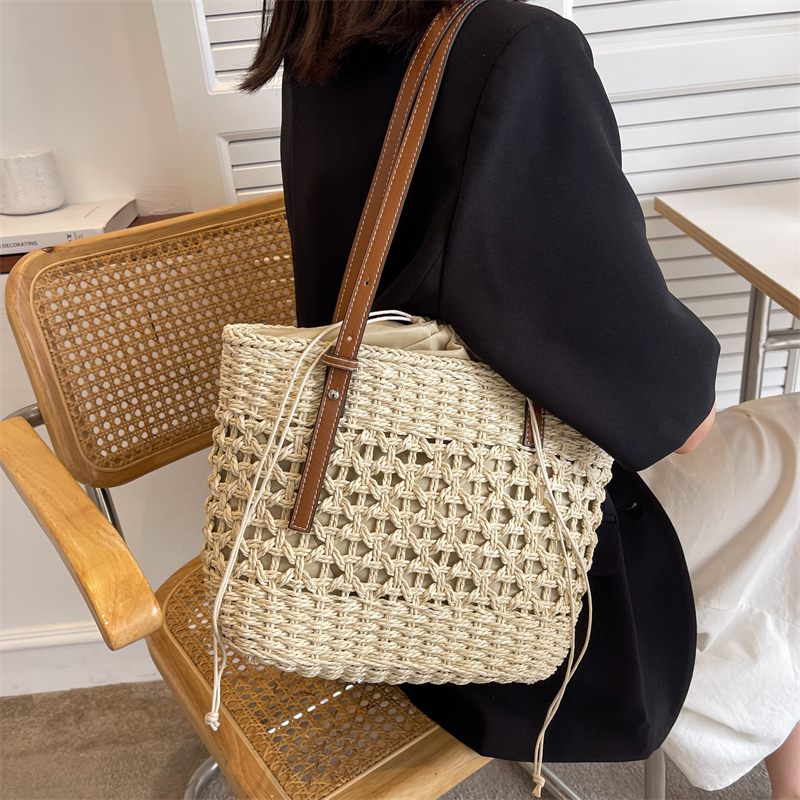 Amaya Handväska Med Stor Stråstrandhink För Kvinnor - Beige