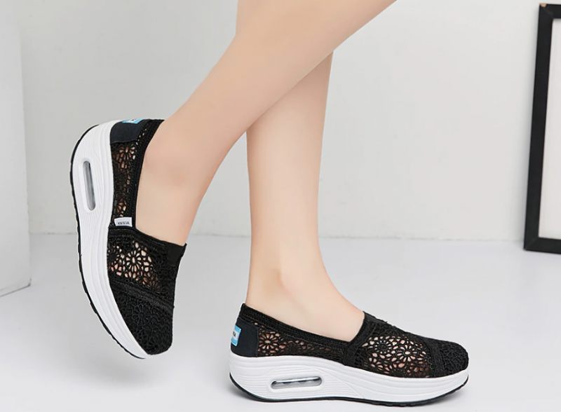 Caridad Platformskor För Kvinnor Andas Svarta Slip On - Svart