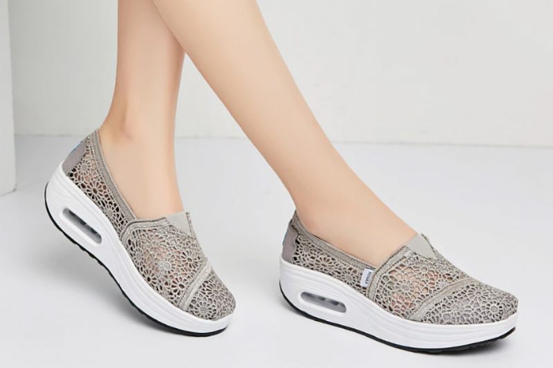 Caridad Platformskor För Kvinnor Andas Svarta Slip On - Svart