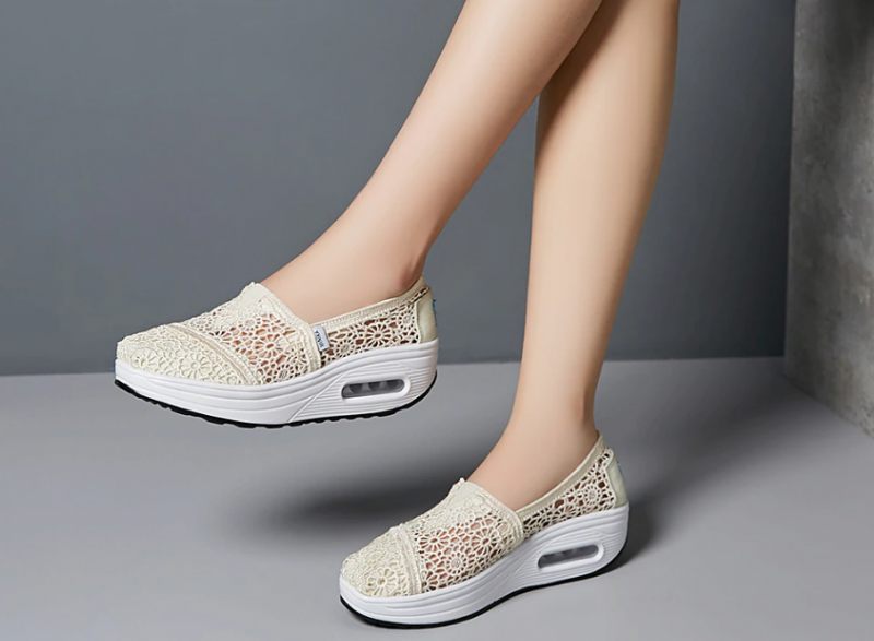 Caridad Platformskor För Kvinnor Andas Svarta Slip On - Svart