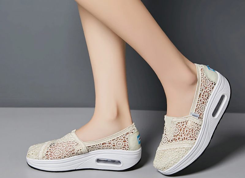 Caridad Platformskor För Kvinnor Andas Svarta Slip On - Svart