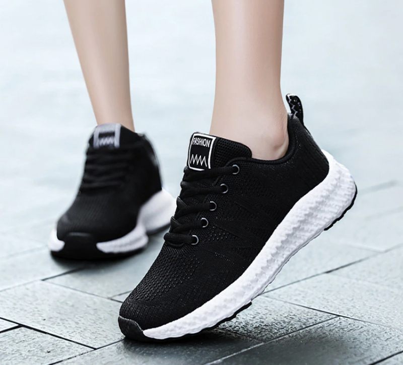 Carlie Sneaker Svarta Skor För Kvinnor - SvartVit