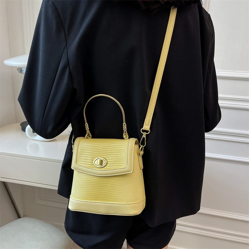 Caruso Crossbody-handväska I Miniläder För Kvinnor - Rosa