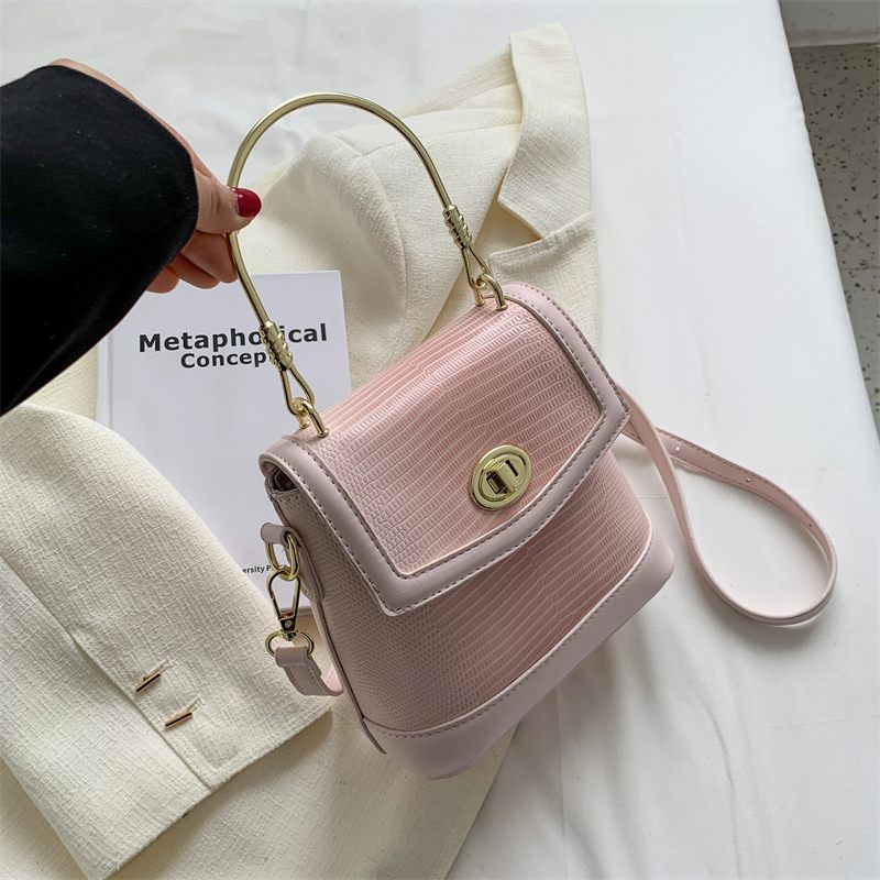 Caruso Crossbody-handväska I Miniläder För Kvinnor - Rosa