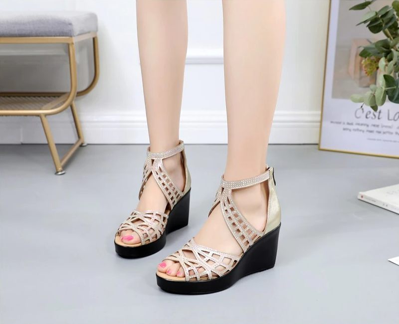 Charli Plattformsandal För Kvinnor - Guld