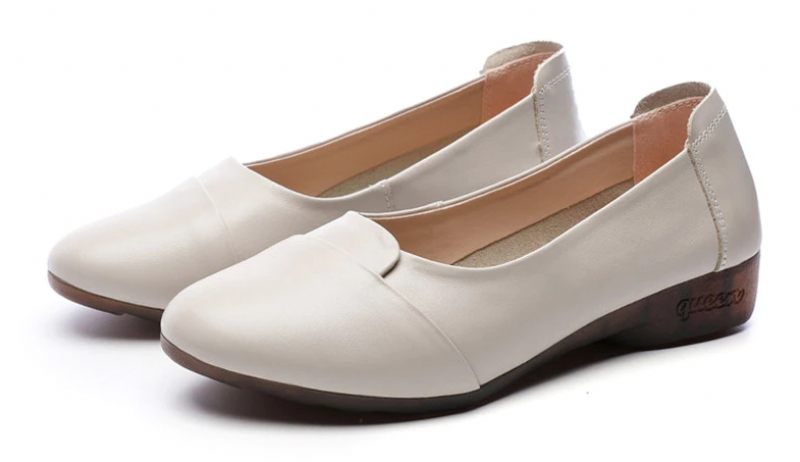 Cher Platt Läder Loafer Slip-on Skor För Kvinnor - Beige