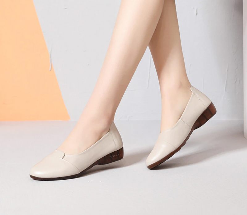 Cher Platt Läder Loafer Slip-on Skor För Kvinnor - Beige