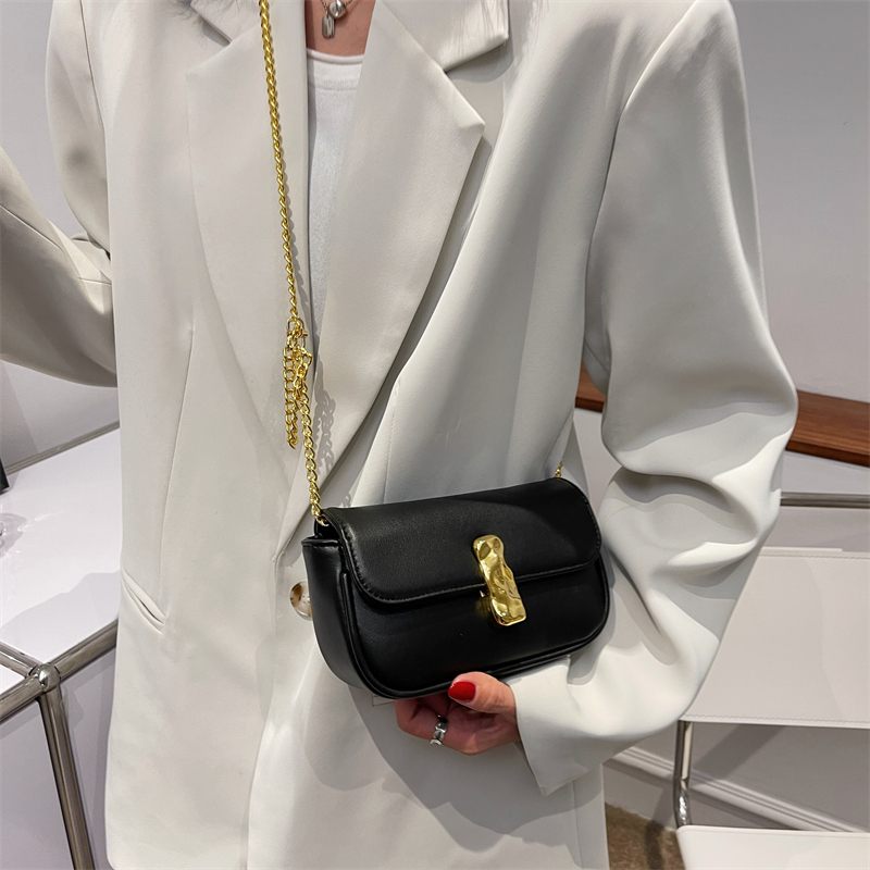 Cleo Läder Flap Crossbody-handväska - Svart