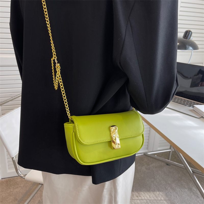 Cleo Läder Flap Crossbody-handväska - Svart