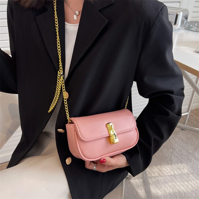 Cleo Läder Flap Crossbody-handväska - Svart