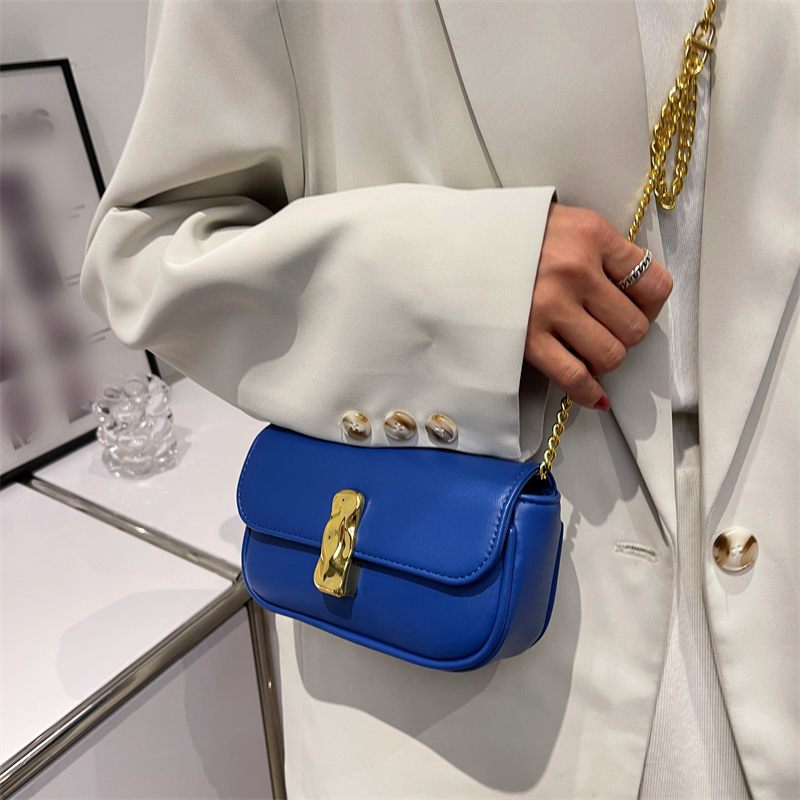 Cleo Läder Flap Crossbody-handväska - Svart