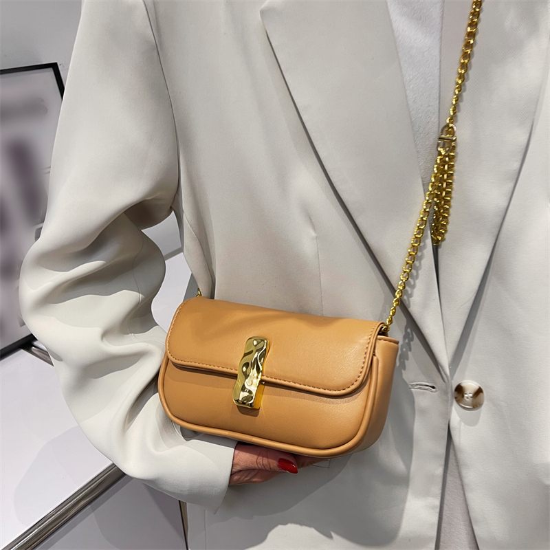Cleo Läder Flap Crossbody-handväska - Svart