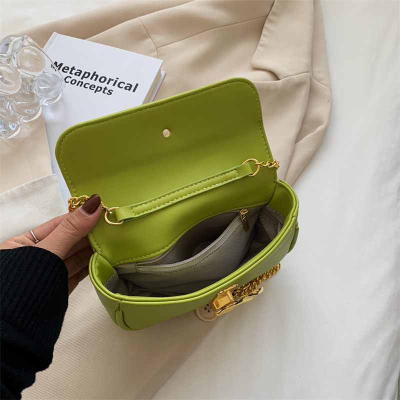 Cleo Läder Flap Crossbody-handväska - Svart