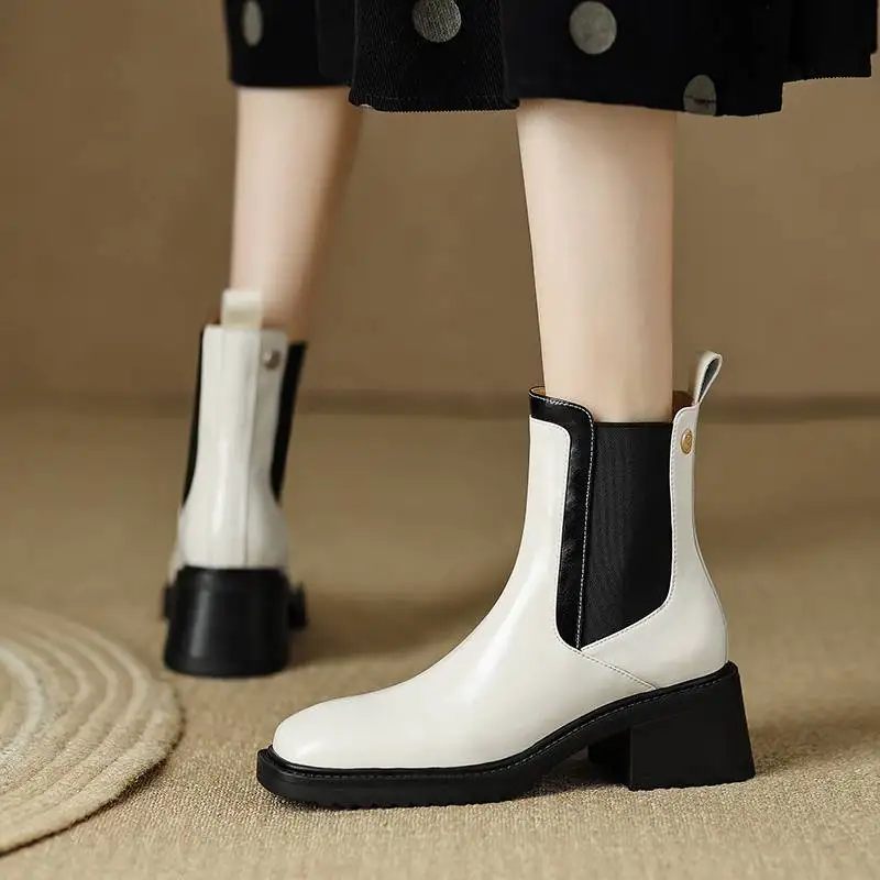 Corey Tjocka Klackar För Kvinnor Höst Chelsea Boots - Svart