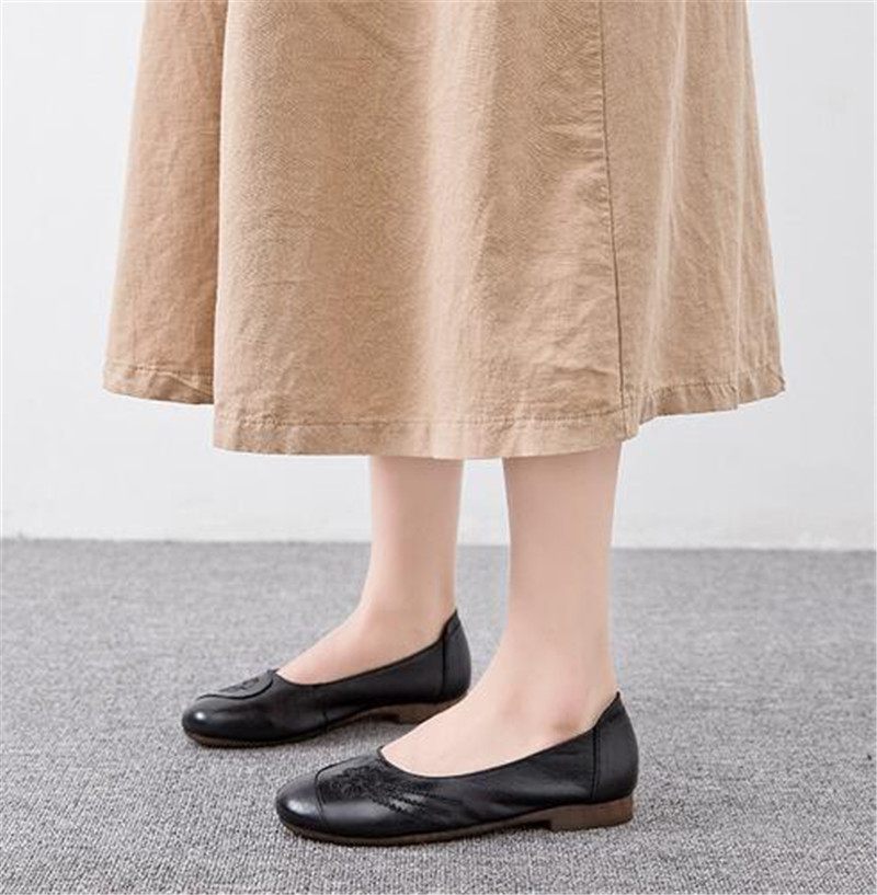 Dianna Dambroderade Mjuka Läder Slip-on Loafer Skor - Kaki