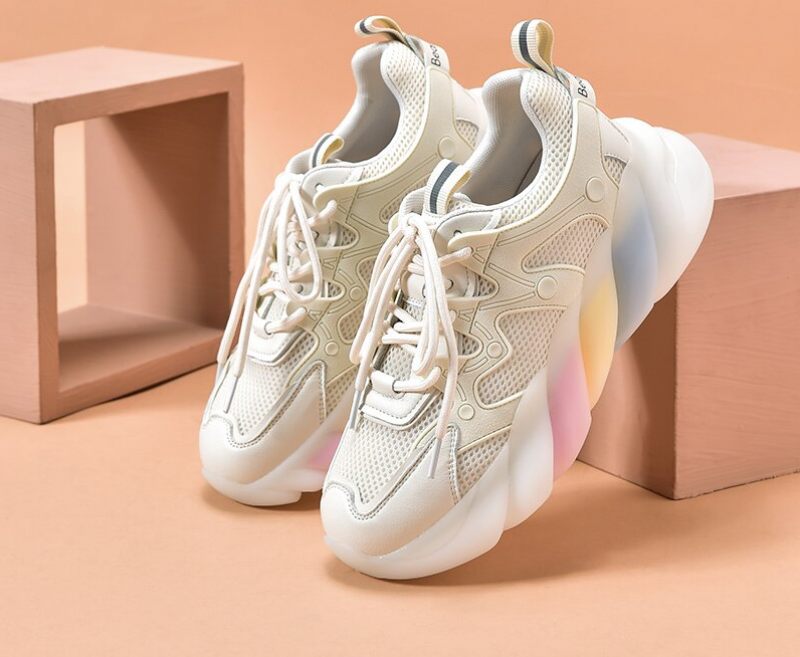 Drömmande Flerfärgade Sneakers För Kvinnor - Beige