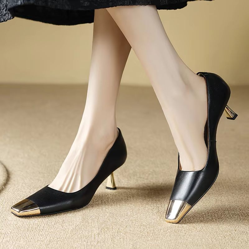 Eloisa Damspetsiga Elegant Pumps I Metall - Svart