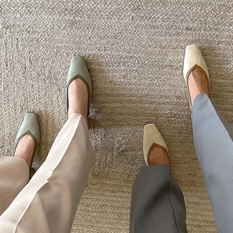 Emilia Sandal I Läder Med Fyrkantig Tå För Kvinnor - Beige