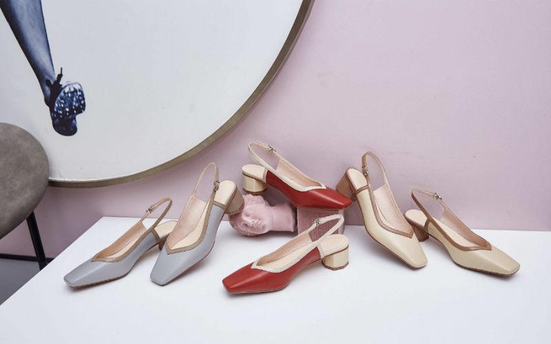 Emilia Sandal I Läder Med Fyrkantig Tå För Kvinnor - Beige