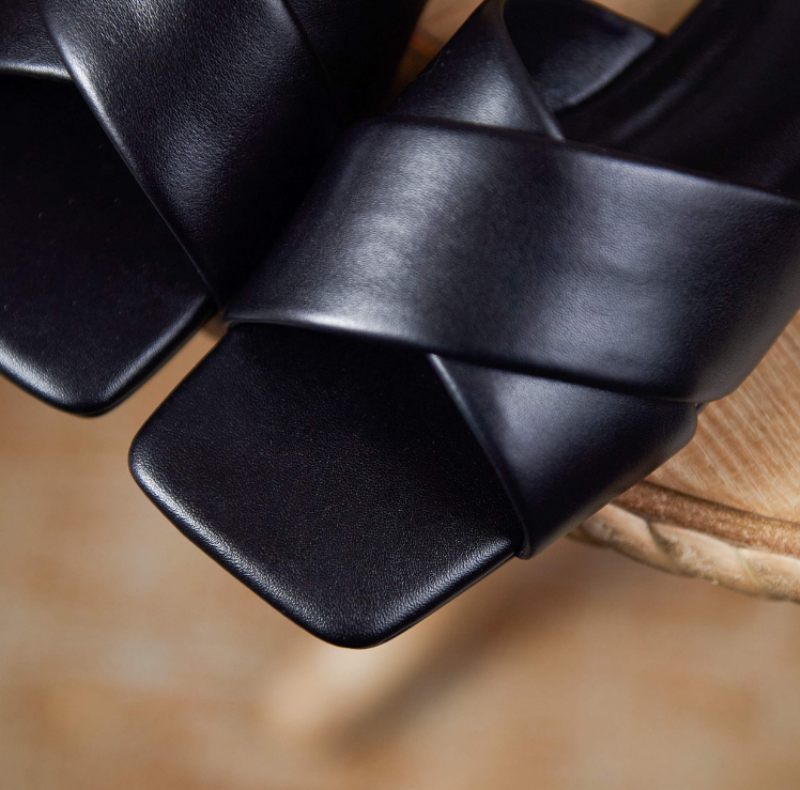 Gal Dam Läder Platt Svart Sandal - Svart