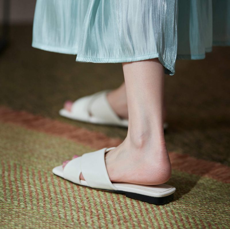 Gal Dam Läder Platt Svart Sandal - Svart