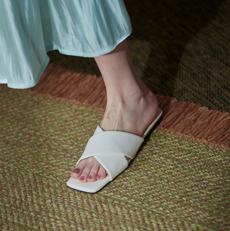 Gal Dam Läder Platt Svart Sandal - Svart