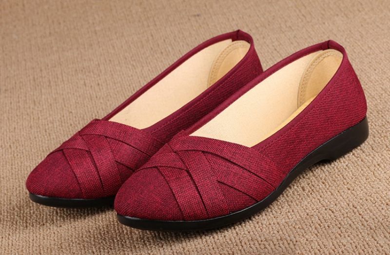 Gilda Platta Slip-on-skor För Kvinnor - Svart