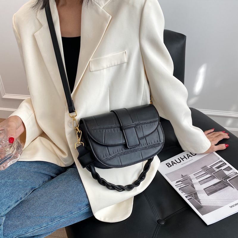 Gillen Small Crossbody-handväska I Läder För Kvinnor - Svart
