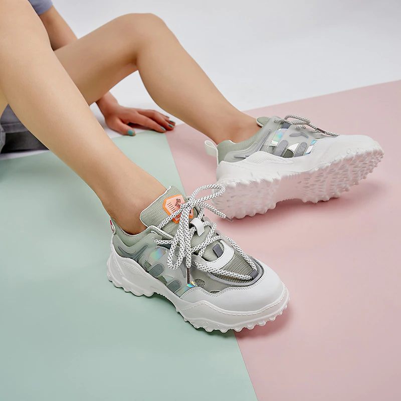 Grasso Sneaker Med Ventilerande Snörning För Kvinnor - Beige