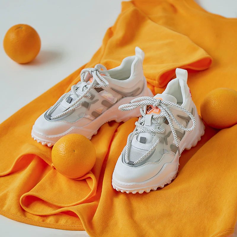 Grasso Sneaker Med Ventilerande Snörning För Kvinnor - Beige