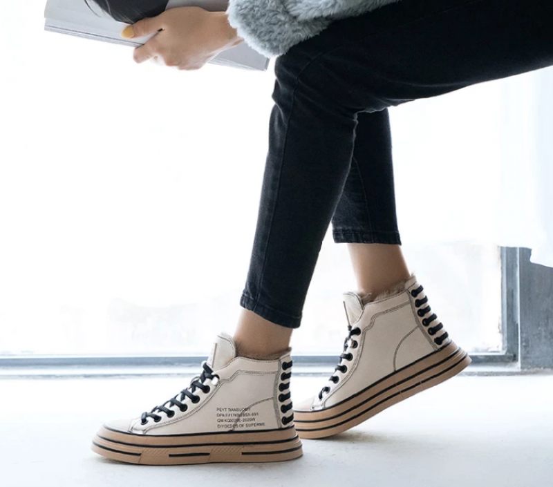 Grillen Sneakerskor För Kvinnor - Vit kort plysch