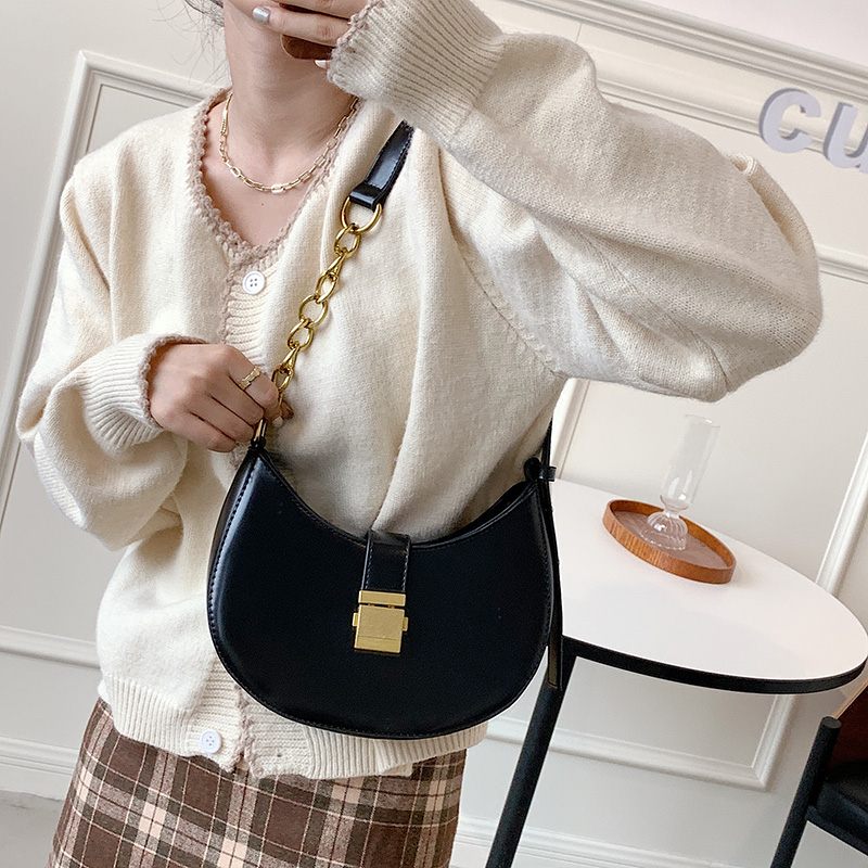 Jaxyn Crossbody-handväska I Läder För Kvinnor - Svart