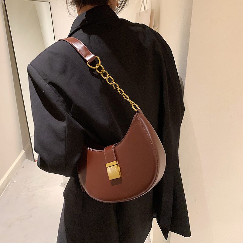 Jaxyn Crossbody-handväska I Läder För Kvinnor - Svart
