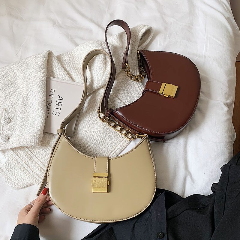 Jaxyn Crossbody-handväska I Läder För Kvinnor - Svart