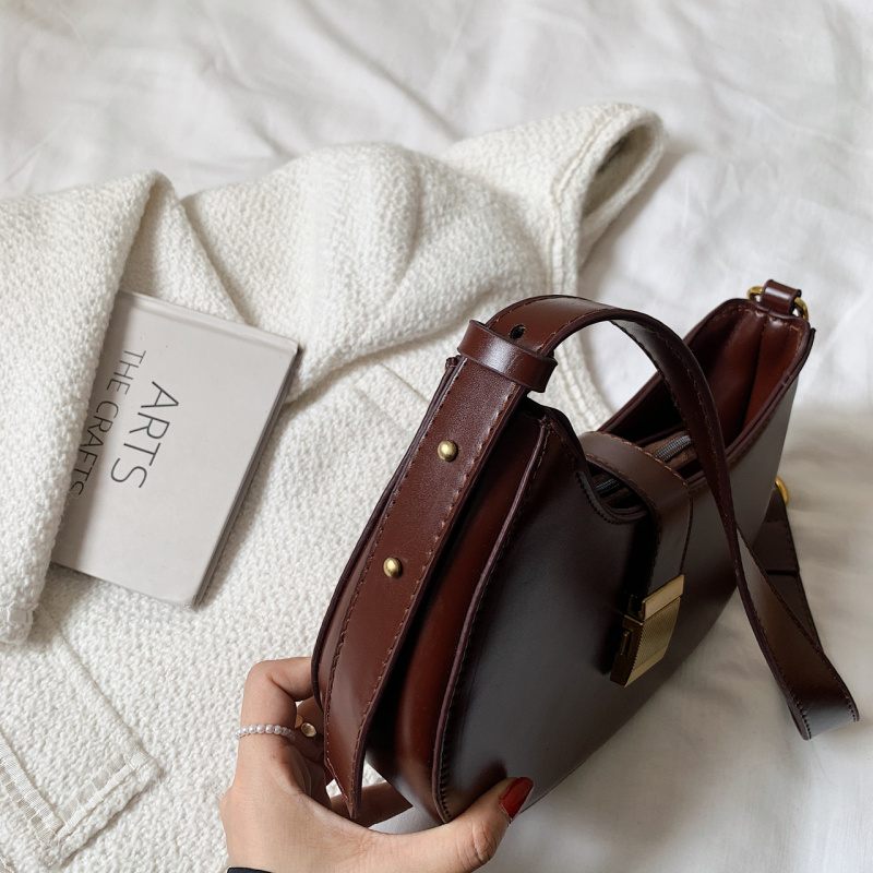 Jaxyn Crossbody-handväska I Läder För Kvinnor - Svart
