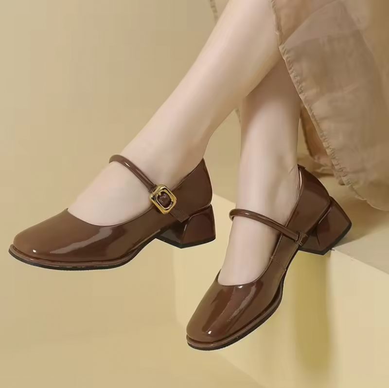 Kamila Kvinnors Rund Toe Lackläder Pumps - Brun